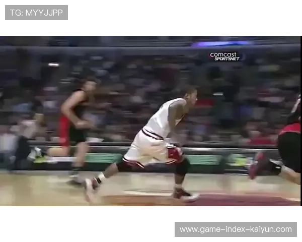 篮球新秀压哨三分空心，球馆瞬间爆炸